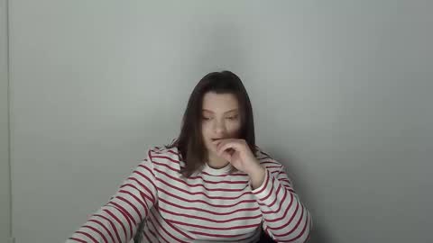 Snapshot of girl_leya chatting on October 4, 7:51 pm girl_leya online show from October 4, 7:51 pm