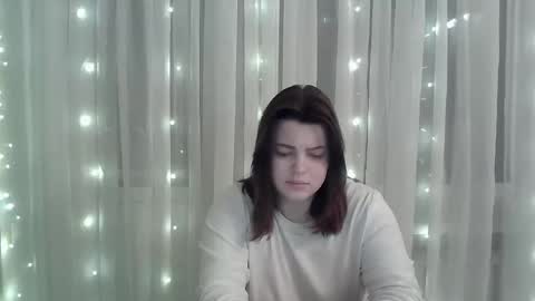 Snapshot of girl_leya chatting on February 19, 8:31 pm girl_leya online show from February 19, 8:31 pm