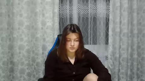 Snapshot of girl_leya chatting on February 2, 9:13 pm girl_leya online show from February 2, 9:13 pm
