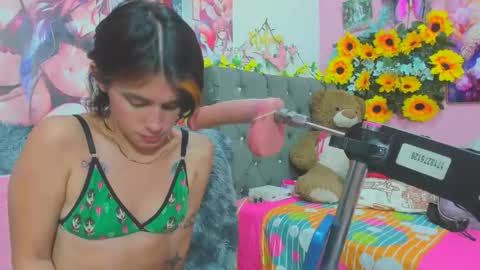 girl_without_limits_ online show from May 16, 7:57 pm