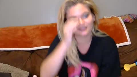 girlnextdoo4 online show from August 2, 3:53 am