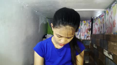 girlxfromxph online show from February 14, 1:23 am