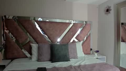     online show from October 29, 10:41 am