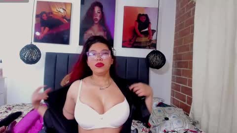 Snapshot of gisele_cedield chatting on March 3, 5:47 am Kylie online show from March 3, 5:47 am