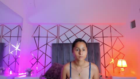 Snapshot of giselle_roldan chatting on January 15, 12:04 pm GISELLE ROLDAN online show from January 15, 12:04 pm