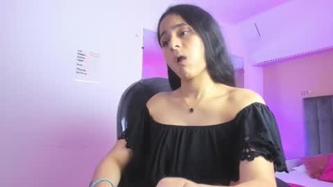 GISELLE ROLDAN online show from March 5, 3:46 am