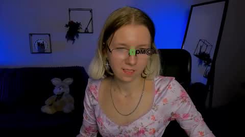 Snapshot of gloria_bubble chatting on October 2, 11:26 am your dream online show from October 2, 11:26 am