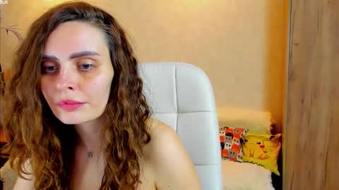 Gloria Wood online show from December 1, 9:39 pm