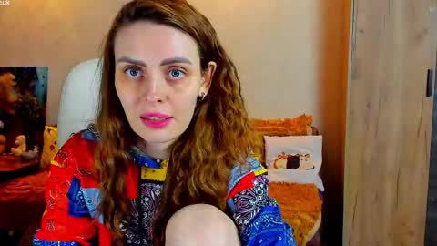 Gloria Wood online show from April 18, 7:07 pm