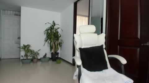 gloriacrespo online show from February 15, 5:28 pm