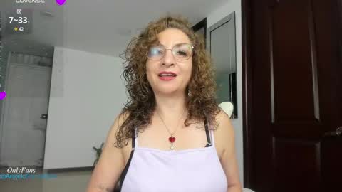 gloriacrespo online show from March 7, 6:11 pm