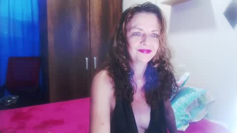 Snapshot of gloriawhitte7 chatting on January 7, 11:03 pm gloriawhitte7 online show from January 7, 11:03 pm