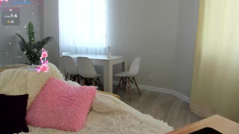 Lina online show from March 18, 8:30 am