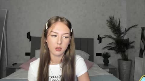 Snapshot of go0d_grl chatting on October 13, 8:50 am Lina online show from October 13, 8:50 am