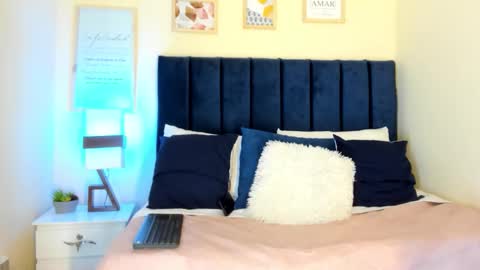 Snapshot of goddes_ahsley chatting on September 9, 2:44 am ahsley  online show from September 9, 2:44 am