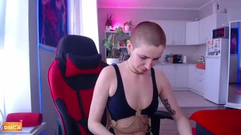 Elpis Foxter online show from May 5, 10:40 am