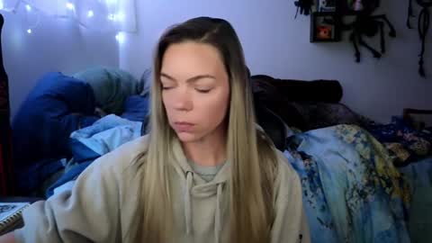 Patricia Mars           Goddess of Mars twitter thegoddessmindy online show from January 2, 12:46 pm