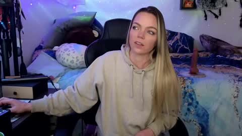 Patricia Mars           Goddess of Mars twitter thegoddessmindy online show from February 27, 3:26 pm