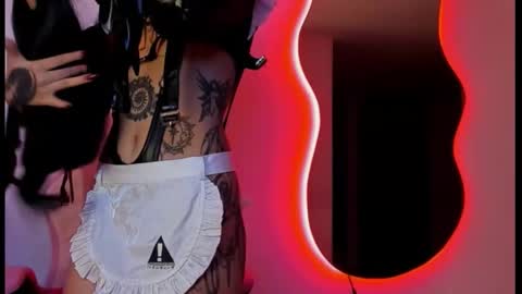 Snapshot of goddess_vee_ chatting on October 18, 10:33 pm vee online show from October 18, 10:33 pm