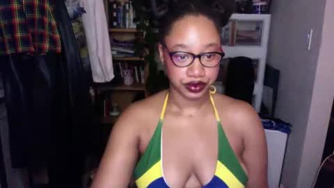 Snapshot of goddessdaisysky chatting on September 23, 3:15 am Goddess Daisy Sky online show from September 23, 3:15 am