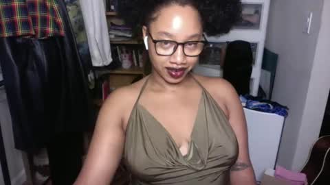 Snapshot of goddessdaisysky chatting on September 25, 2:54 am Goddess Daisy Sky online show from September 25, 2:54 am