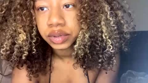 Snapshot of goddessdaisysky chatting on January 5, 6:35 pm Goddess Daisy Sky online show from January 5, 6:35 pm