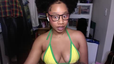 Snapshot of goddessdaisysky chatting on September 26, 2:58 pm Goddess Daisy Sky online show from September 26, 2:58 pm