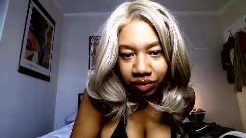 Snapshot of goddessdaisysky chatting on December 15, 4:15 pm Goddess Daisy Sky online show from December 15, 4:15 pm