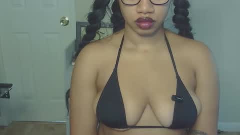 Snapshot of goddessdaisysky chatting on October 16, 7:05 pm Goddess Daisy Sky online show from October 16, 7:05 pm