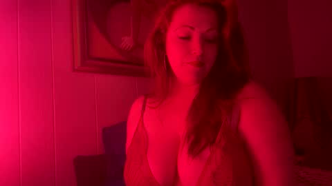 Snapshot of goddesseviefade chatting on December 22, 11:09 pm Goddess Evie Fade online show from December 22, 11:09 pm