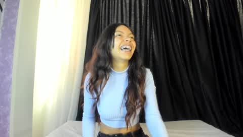 Snapshot of goddessjulieta chatting on December 29, 7:22 pm Julieta online show from December 29, 7:22 pm