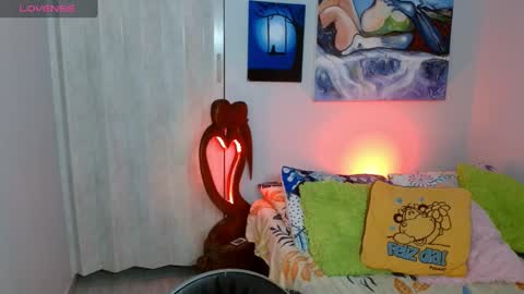 Snapshot of goddessnahi chatting on October 13, 6:05 am Naih Reyes online show from October 13, 6:05 am