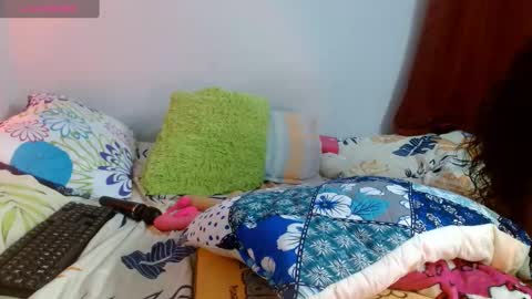 Snapshot of goddessnahi chatting on October 17, 6:27 am Naih Reyes online show from October 17, 6:27 am