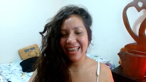 Snapshot of goddessnahi chatting on December 14, 6:24 am Naih Reyes online show from December 14, 6:24 am
