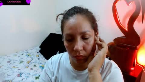 Snapshot of goddessnahi chatting on December 30, 2:09 am Naih Reyes online show from December 30, 2:09 am
