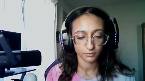 goddessvikkii online show from January 6, 9:40 pm