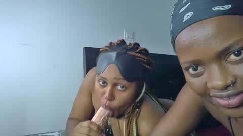godess_lunah online show from May 24, 7:29 am