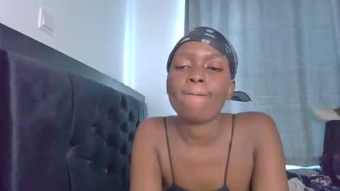 godess_lunah online show from June 3, 8:37 am
