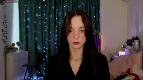 Snapshot of golden_bag chatting on March 5, 12:44 pm Jess online show from March 5, 12:44 pm