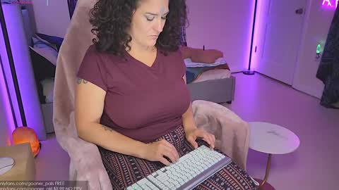 gooner_girl online show from October 8, 11:20 pm