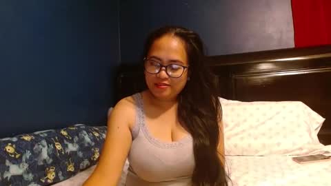gorgeouslyn09 online show from November 12, 10:41 pm