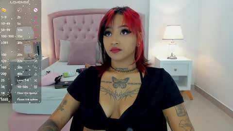 Snapshot of goth_tasha chatting on March 6, 8:27 pm goth_tasha online show from March 6, 8:27 pm