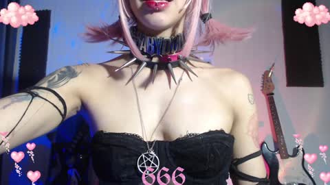 Snapshot of gothicute chatting on January 19, 11:53 pm online show from January 19, 11:53 pm