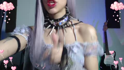 Snapshot of gothicute chatting on December 22, 7:22 am online show from December 22, 7:22 am