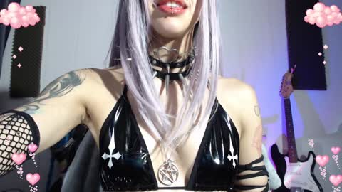 Snapshot of gothicute chatting on December 2, 8:48 am online show from December 2, 8:48 am