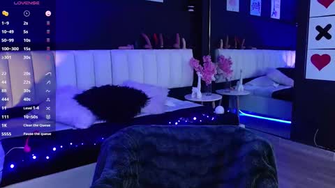 Meredith Alessandra online show from November 26, 4:57 am