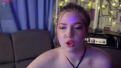 Snapshot of grace054 chatting on October 22, 11:43 pm Grace online show from October 22, 11:43 pm