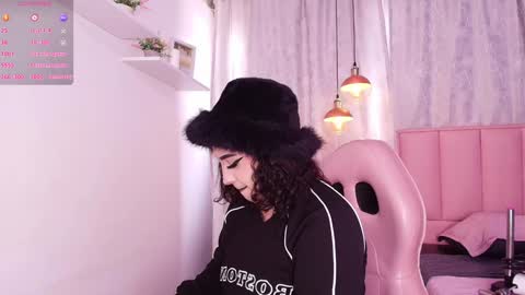 Snapshot of greennbella chatting on January 31, 7:08 pm online show from January 31, 7:08 pm