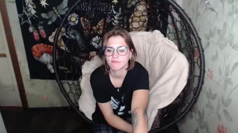 Snapshot of greenwitch9 chatting on October 4, 4:11 pm Lina online show from October 4, 4:11 pm