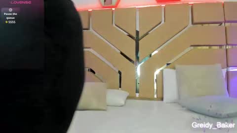 Snapshot of greidy_baker chatting on October 6, 3:45 am greidy_baker online show from October 6, 3:45 am